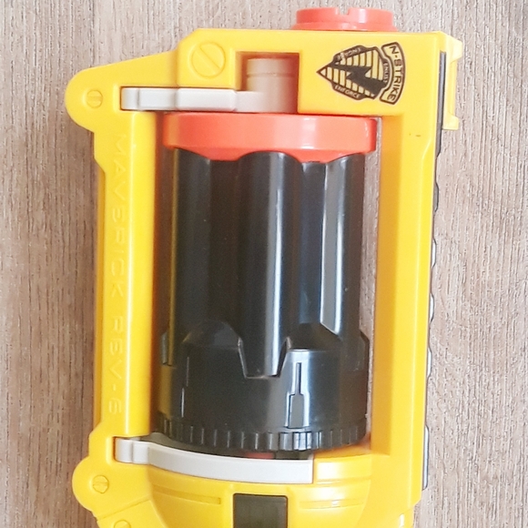 NERF N Strike Maverick Rev-6 Blaster - Yellow - Picture 4 of 12